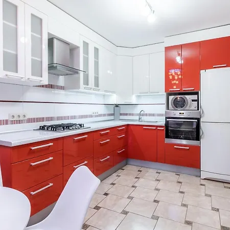 Grand On Rynok Square Apartment