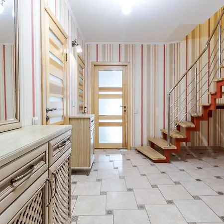 Grand On Rynok Square Apartment *