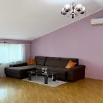 Grand On Rynok Square Apartment