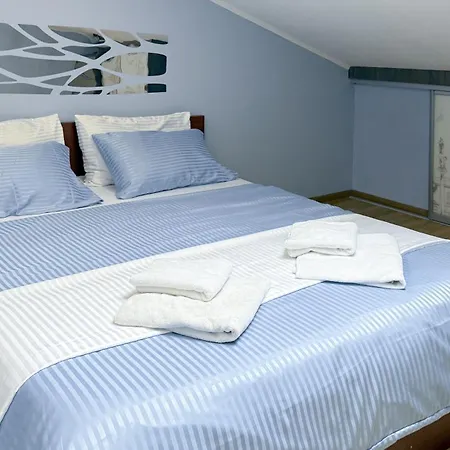 Апартаменти Grand On Rynok Square