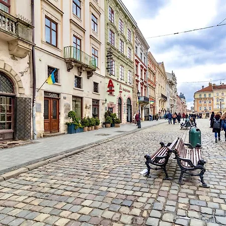 Grand On Rynok Square Апартаменты Львов