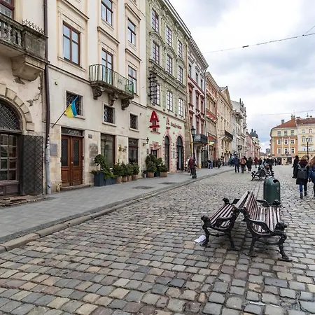 Grand On Rynok Square Апартаменти
