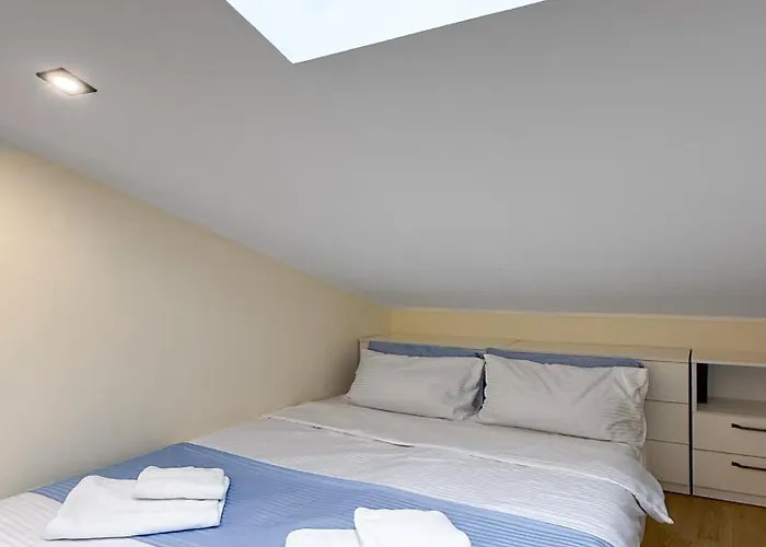 Grand On Rynok Square Apartment