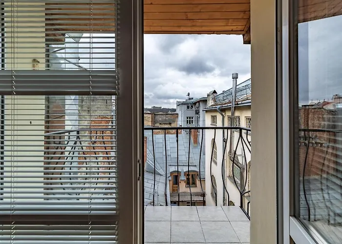 Grand On Rynok Square * إلفيف